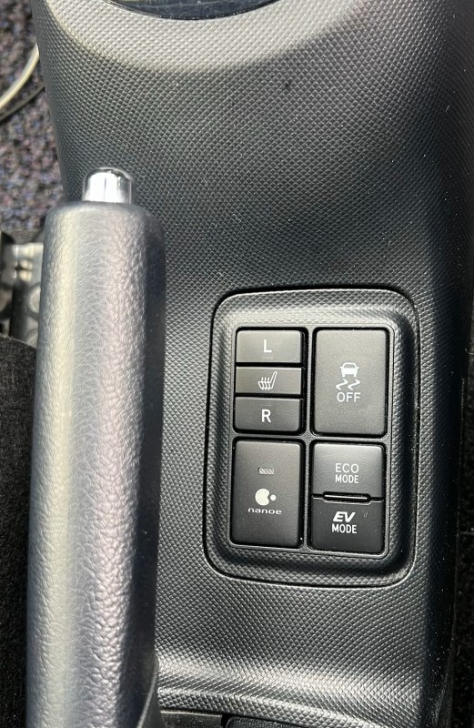 前席シートヒーターも装備しており快適に運転出来るのも嬉しいポイントです。