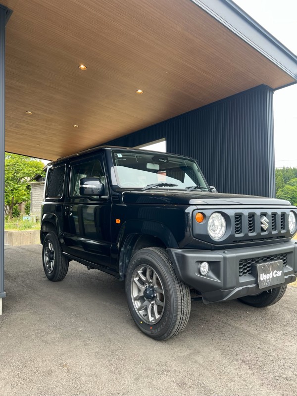 2022年式のXCグレード・AT車両、色はブルーイッシュブラックパールになります。