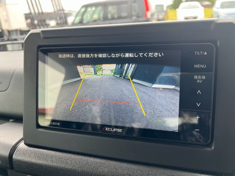 バックカメラも装着していますので、駐車が苦手な方でも安心してお乗りいただけます。