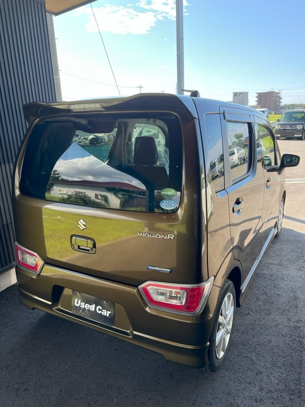 2018年式（平成30年式）のハイブリッドFZグレード・色はブレイブカーキパールになります。