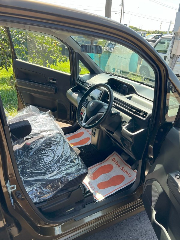 高い燃費性能、室内の広さ、スタイリッシュな見た目でとても魅力的な軽自動車になります。