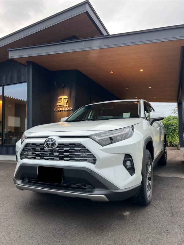 竹多自動車でTOYOTAの新車RAV4を納車しました。