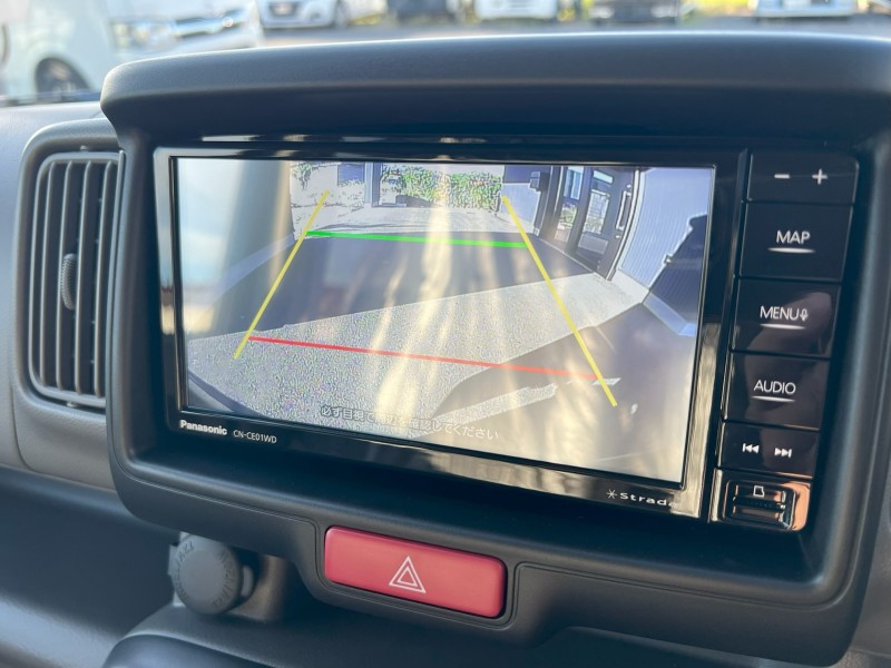 バックカメラ映像も見えやすく安全に駐車可能です。