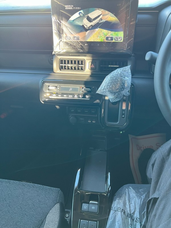 全方位モニター用カメラでさまざまなアングルの映像を映し出すことが可能です。