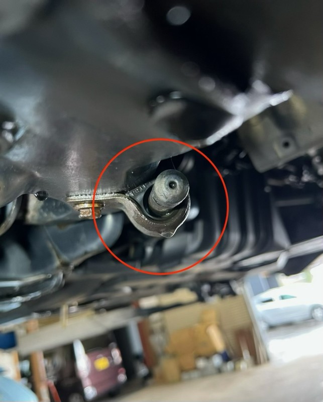 スタビライザーバーブッシュを交換しました。