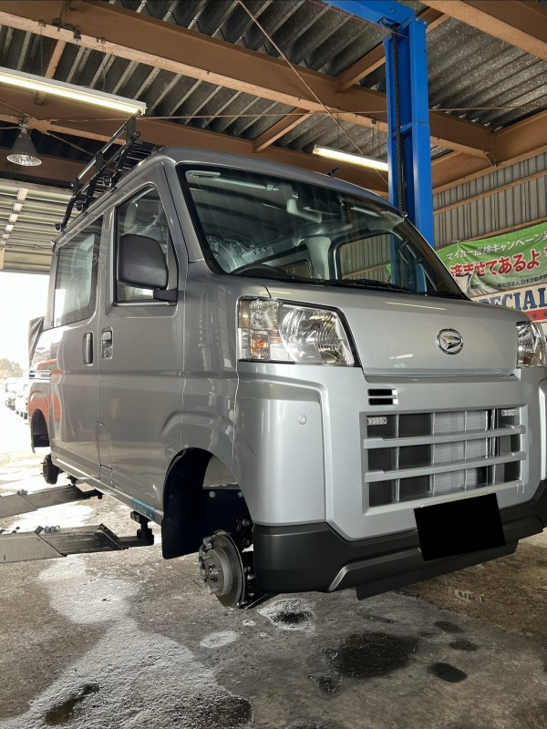 ノーマルタイヤとスタッドレスタイヤのホイールを相互入替しました。